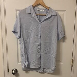 Uniqlo Light Blue Short Sleeve Button-Up Shirt